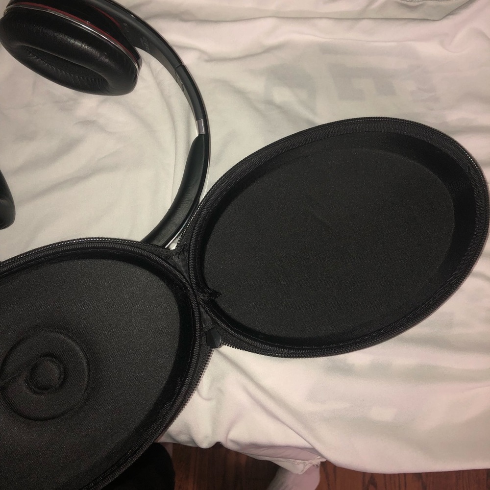 Beats Studio 1.0 Over-Ear Headphones - Picture 7 of 7